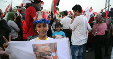 الموسيقى العسكرية تشارك أهالى الدقهلية فرحتهم بفوز السيسى
