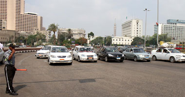 انتظام حركة المرور بمحاور وميادين القاهرة والجيزة