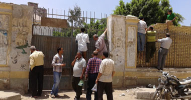 عضو لجنة مدرسة ثانوى بالبدارى يتهم أولياء أمور الطلاب بتهديده بالقتل