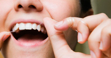 أخجل من الضحك لأن أسنانى صفراء فما الحل؟