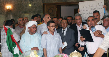 بالفيديو.. "الناصريون" يجددون القسم على محاربة "أمريكا" و"الصهيونية" و"الرجعية".. والداخلية تحتفل بمحاصرة قبر "الزعيم" 