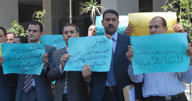 موظفو هيئة قضايا الدولة يتجمهرون مطالبين بإعادة الهيكلة الإدارية