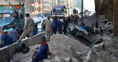 إصابة اثنين بعد سقوط "نصف نقل" من أعلى كوبرى الإباجية