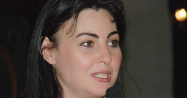 أمن السفارة السورية يعتدى بالضرب على المتظاهرين بالقاهرة