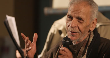 "الفاجومى" يهدى قصيدة "العنبرة" للثوار المعتقلين بسجون "مرسى"