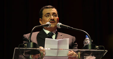 أسامة هيكل: خطاب السيسى يوضح حزنه لخلع بدلته العسكرية