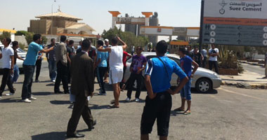 تظاهر العشرات بـ"الملاحة الجوية" ضد رئيس الشركة
