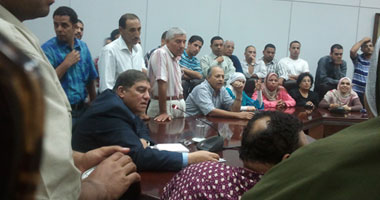 تظاهر عشرات الأثريين للتثبيت والاعتراض على القيادات المنتدبة