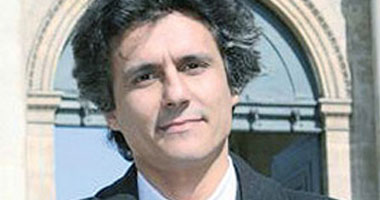 رشيد نكاز .. الجزائرى الذى يحلم برئاسة فرنسا