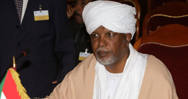 رئيس المجلس الوطنى السودانى يصل القاهرة استعدادا للقاء القوى السياسية