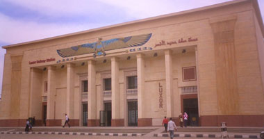 إصابة 3 أشخاص فى إطلاق نار عشوائى أمام محطة سكة حديد الأقصر