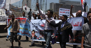 محمد يسرى يعلن أول إضراب عن الكلام بميدان التحرير 