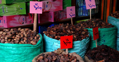 "مبارك"بـ2 و"طره"بـ3 و"شرف"بـ 50 جنيهاً فى سوق البلح