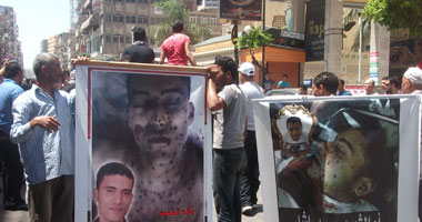 متظاهرو المنشية ببورسعيد يطالبون المشير بالقصاص للشهداء