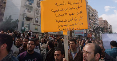 مخيم للمصلين بجوار "الدفاع المدنى" بميدان الأربعين فى السويس