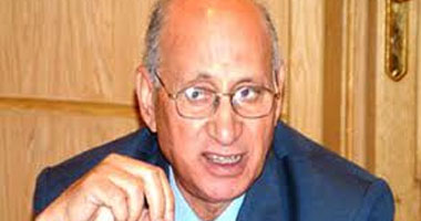 محمود شريف يجرى جولة بـ"مصر الجديدة" ضمن حملته لـ"الرئاسة"