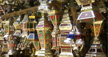 عائلة العدب طول السنة بن.. ورمضان فوانيس بس 