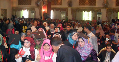 حفل تخرج "دفعة الثورة" بـ"تجارة المنصورة"