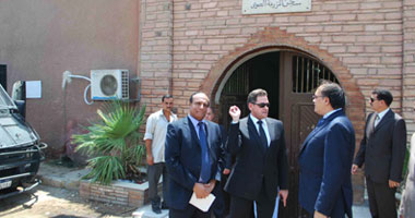 ننشر كواليس 175 دقيقة قضاها "اليوم السابع" داخل سجن "طرة"..مدير منطقة السجون: "أنا نفسى تشوفوا جمال وعلاء".. وأسامة الشيخ يطلب توفير كابينة اتصالات للاطمئنان على أسرته..وعبد الخالق: مرتاح هنا 