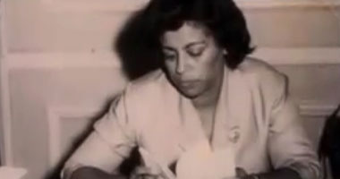 أول وزيرة مصرية.. ماذا كان رأى السياسية حكمت أبو زيد فى القراءة؟