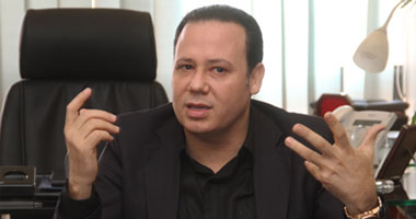 محمود الوروارى يقدم برنامجا مسجلا عن الربيع العربى على "العربية" يونيو المقبل