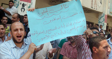 وقفة احتجاجية لمؤقتى الأزهر للمطالبة بالتثبيت