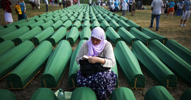 مسلمو سريبرينيتسا يحيون الذكرى الـ17 لمجزرة صرب البوسنة