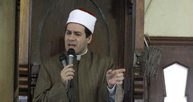 شاهين: الدستور عمل دنيوى لا يجوز خلطه بالدين لاستمالة الشعب 