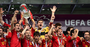 اليوم.. سحب قرعة تصفيات يورو 2016 بمدينة نيس الفرنسية