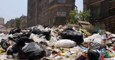التحفظ على جرار زراعى بالمنوفية لإلقائه المخلفات بالطريق العام 
