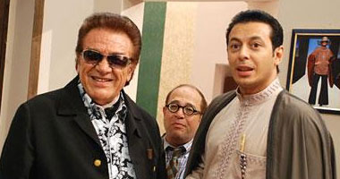 زوجات الحاج "فواز" يراقبنه بعد طلاقه للرابعة