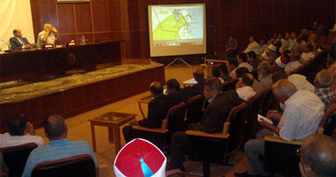محافظ البحر الأحمر يبحث مع القوى والأحزاب السياسية عدداً من ملفات المحافظة 
