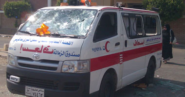 أهل قتيل ليبيا يحطمون سيارة نقل الموتى بمطار القاهرة.. والقبض على 4