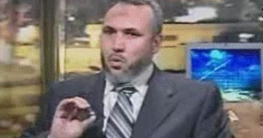علماء الأزهر يطالبون بمحاكمة صاحب دعوى تعميم زواج "ملك اليمين".. "مهنا": هذا زنا ويجب إقامة الحد على صاحبه .. آمنة نصير: ما يدعو إليه "تلبيس إبليس".. والنجار: يفعلون بالإسلام ما لم يفعله أعداؤه به