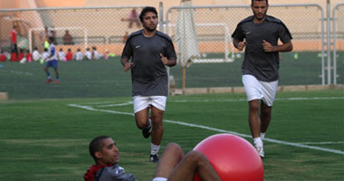 العشرى يصطحب عامر عامر فى معسكر الإسكندرية لاستكمال برنامجه العلاجى 
