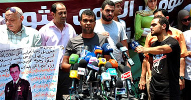 مؤتمر صحفى للقوى الثورية أمام قصر الرئاسة 