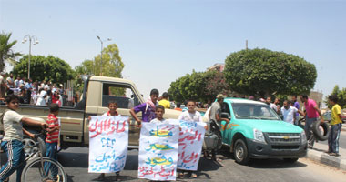 قطع طريق الشيخ زويد لأزمات المياه والوقود وتردى الخدمات