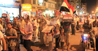 مؤيدو المعزول ينظمون مسيرة على كورنيش الإسكندرية 