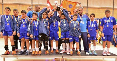 حمودة يهنئ "ناشئى" الشمس بالفوز بكأس "دروننج لاند" 