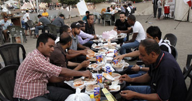 أجواء رمضان تسيطر على التحرير بإفطار جماعى
