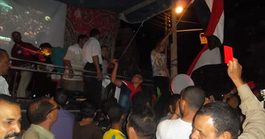 معارضو مرسى يستمرون فى تظاهرتهم بالوادى الجديد للمطالبة برحيله 