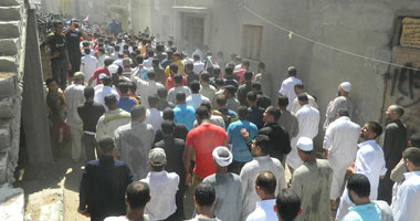 تظاهرة لإخوان الشرقية أمام مسجد الفتح