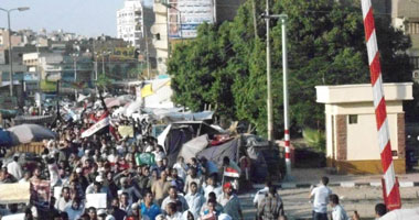 المئات من مؤيدى المعزول يتوجهون إلى منطقة جاردن سيتى