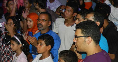 ثوار الإسماعيلية ينهون وقفتهم ويواصلون الاعتصام أمام مبنى المحافظة