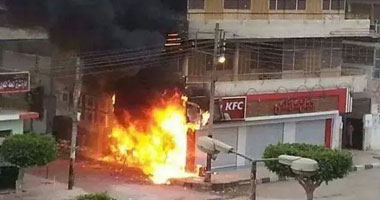 بالصور.. حريق هائل بمطعم "كنتاكى" بالمحلة يلتهم محتوياته