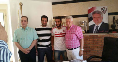 "اليوم السابع" ينشر صور توقيع "باسم مرسى" للزمالك 