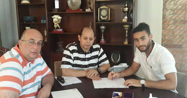 شاهد.. لحظة توقيع "باسم مرسى" للزمالك