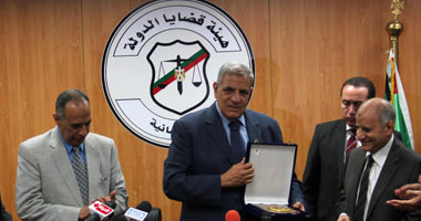 "محلب" يزور هيئة قضايا الدولة بالمهندسين لتهنئة رئيسها بقرار تعيينه
