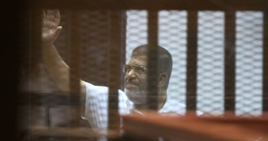 جلسة محاكمة مرسى فى قضية الاتحادية.. الدفاع يطلب سماع 254 شاهد نفى ووكيل المخابرات وقائد الحرس الجمهورى بعهد المعزول.. دفاع جمال صابر يقدم فيديوهات تبرئ موكله.. و"العريان" يطلب إجراء عملية جراحية بفكه