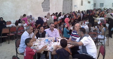 بالصور.. شباب العريش ينظمون حفل إفطار لأسر الأيتام